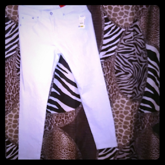 V Cristina  Jeans - Picture 1 of 2
